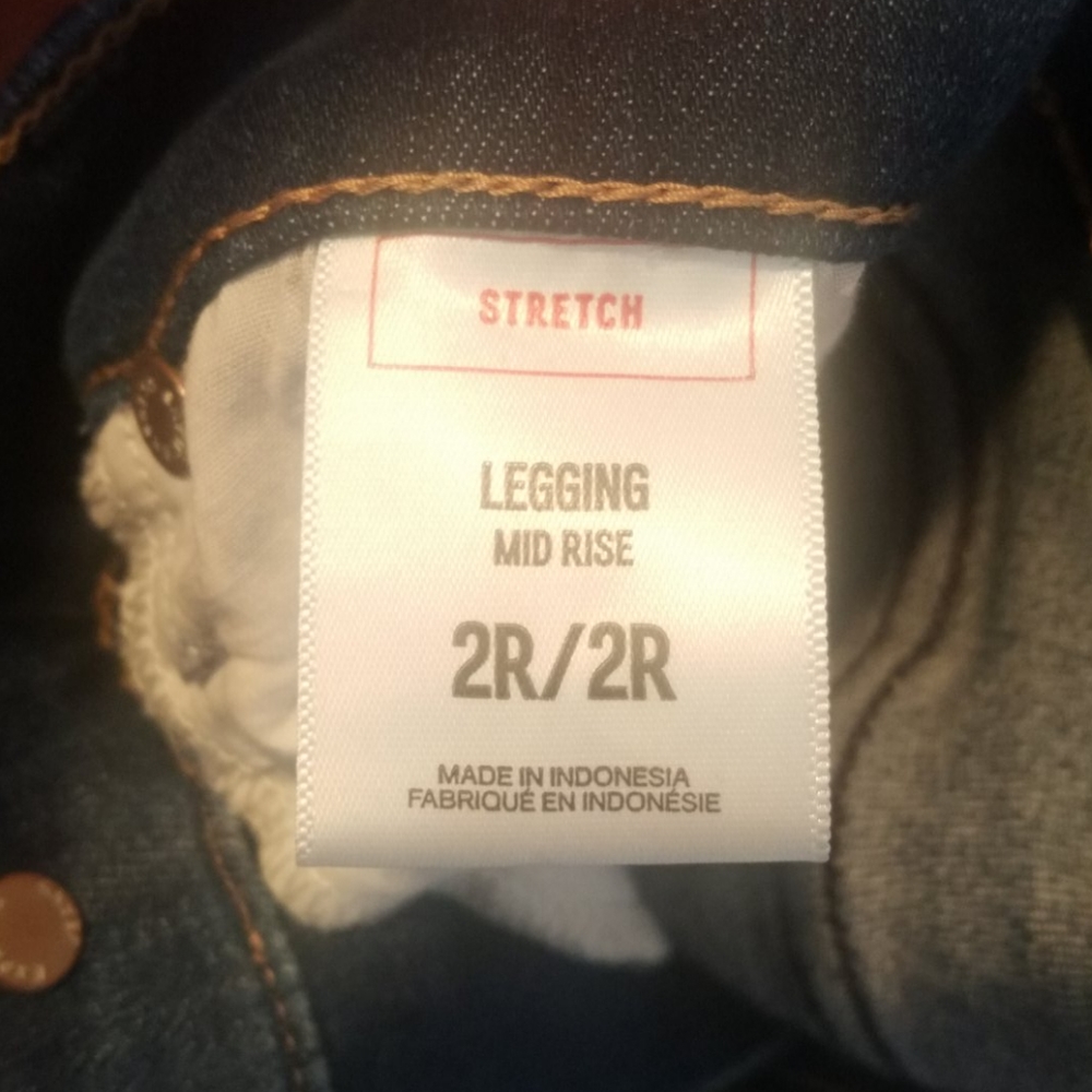 Mid Rise Legging - Picture 3 of 3